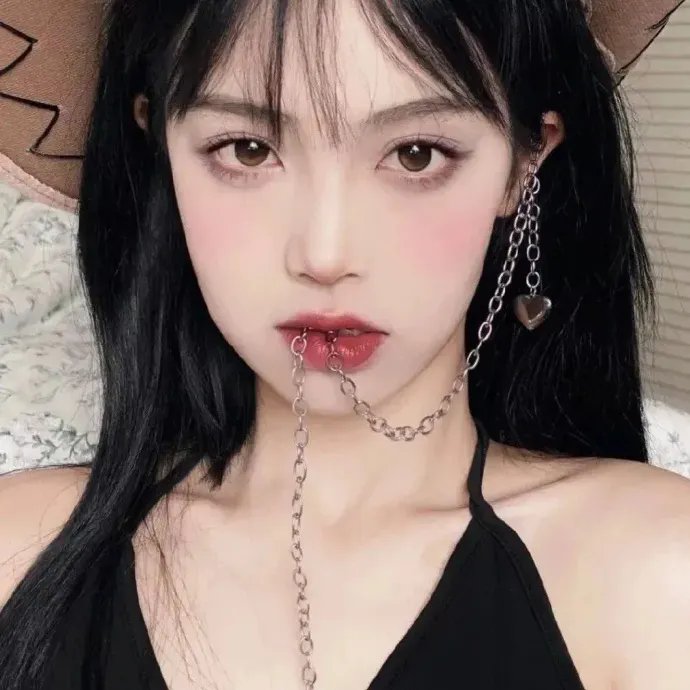 合租室友竟是真千金